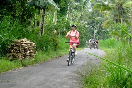 Wisata naik sepeda - Cycling tour di Bali