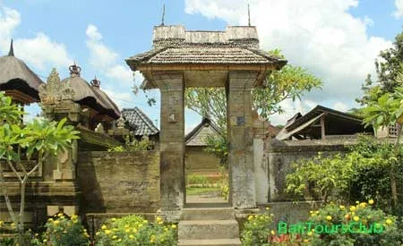 Angkul-angkul rumah di desa Penglipuran