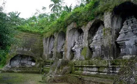 Objek wisata Gunung Kawi Bali