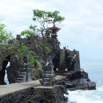 Pura Batu Bolong Di Senggigi Lombok