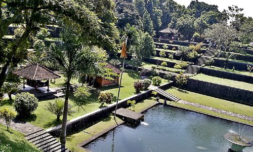 Taman Narmada di Lombok