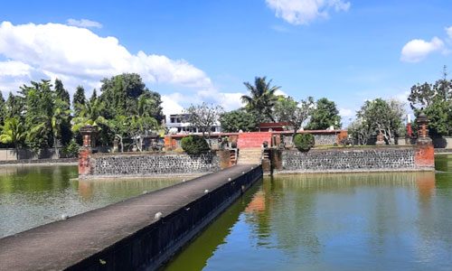 Objek wisata Taman Mayura Lombok