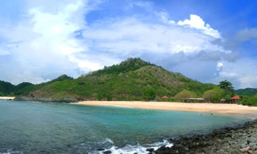 Pantai Mawi di Lombok Tengah